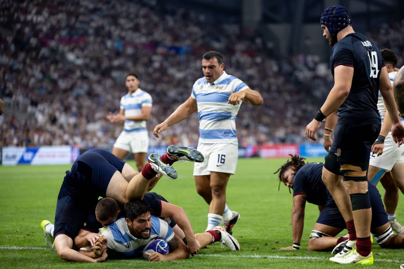 El try de Rodrigo Bruni, sobre el final del partido, terminó siendo una bocanada de aire para un encuentro que mostró una versión deslucida del juego propuesto por la selección albiceleste. (Prensa UAR)