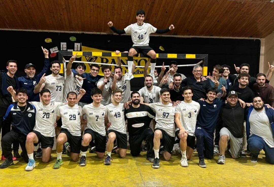 Stefano "Piru" Schiavoni jugador de Arroyito en el handball de General Paz Juniors