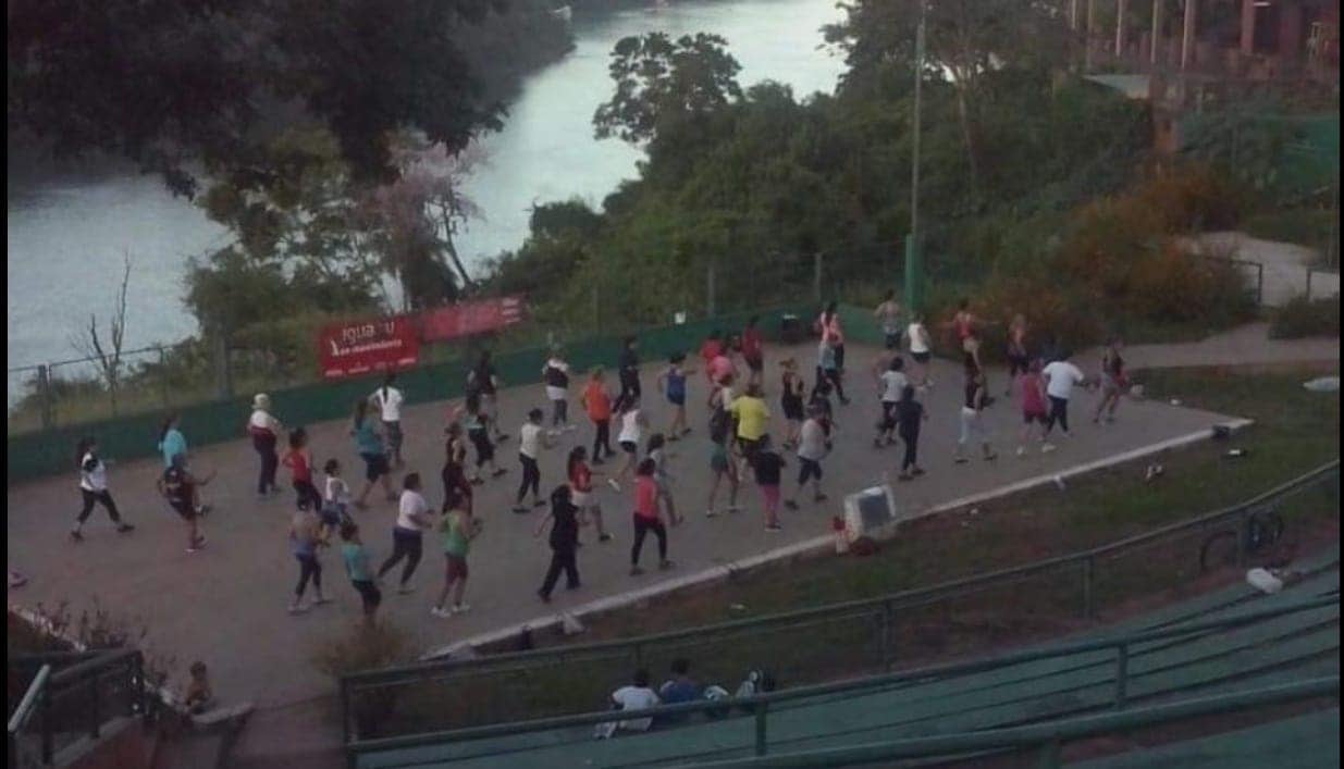 Puerto Iguazú: imparten clases gratuitas de zumba para la comunidad