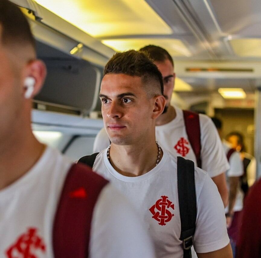 Inter, con Borré, ex-River en el plantel, llega a Córdoba para jugar el martes con Belgrano por la Copa Sudamericana. (@SCInternacional)