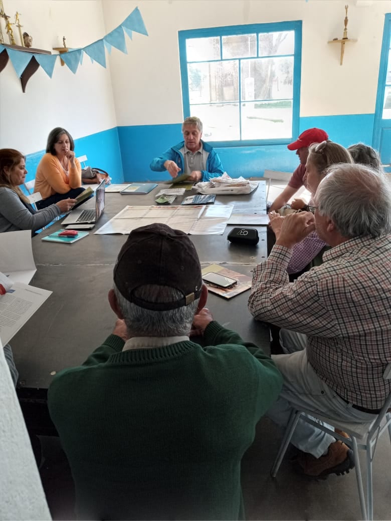 Charla y capacitación en siembra y control de plagas en San Mayol