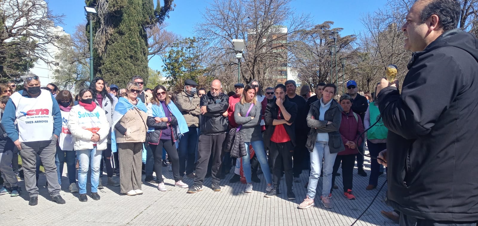 Tres Arroyos marcha en defensa de la democracia y en repudio al atentado contra Cristina Kirchner