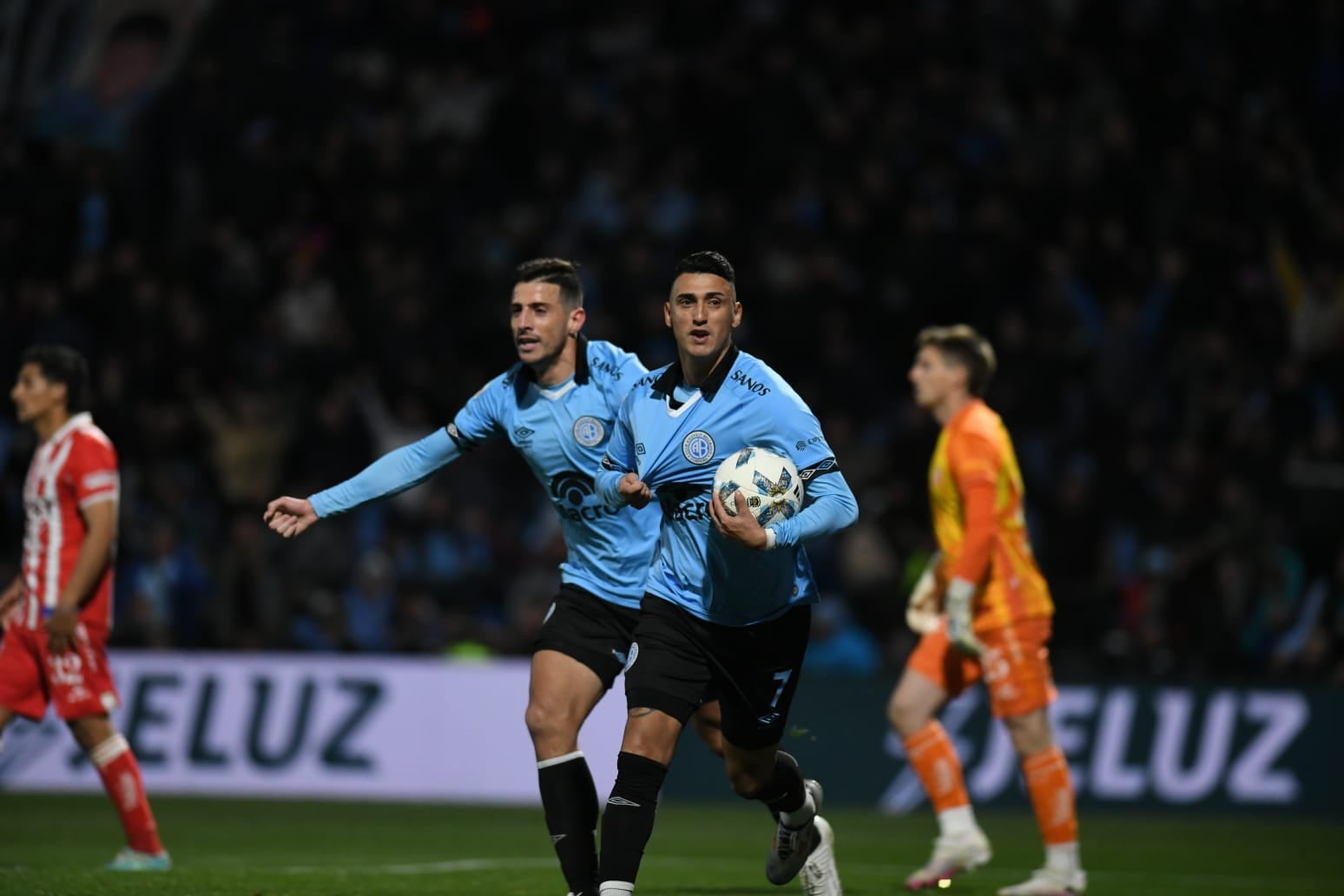 Belgrano empató 1-1 con Unión en el Gigante de Alberdi por la Liga Profesional. (Facundo Luque / La Voz)