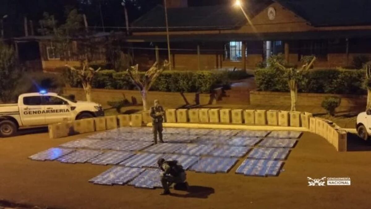 Persecución en Dos de Mayo: incautaron 15 mil atados de cigarrillos de contrabando