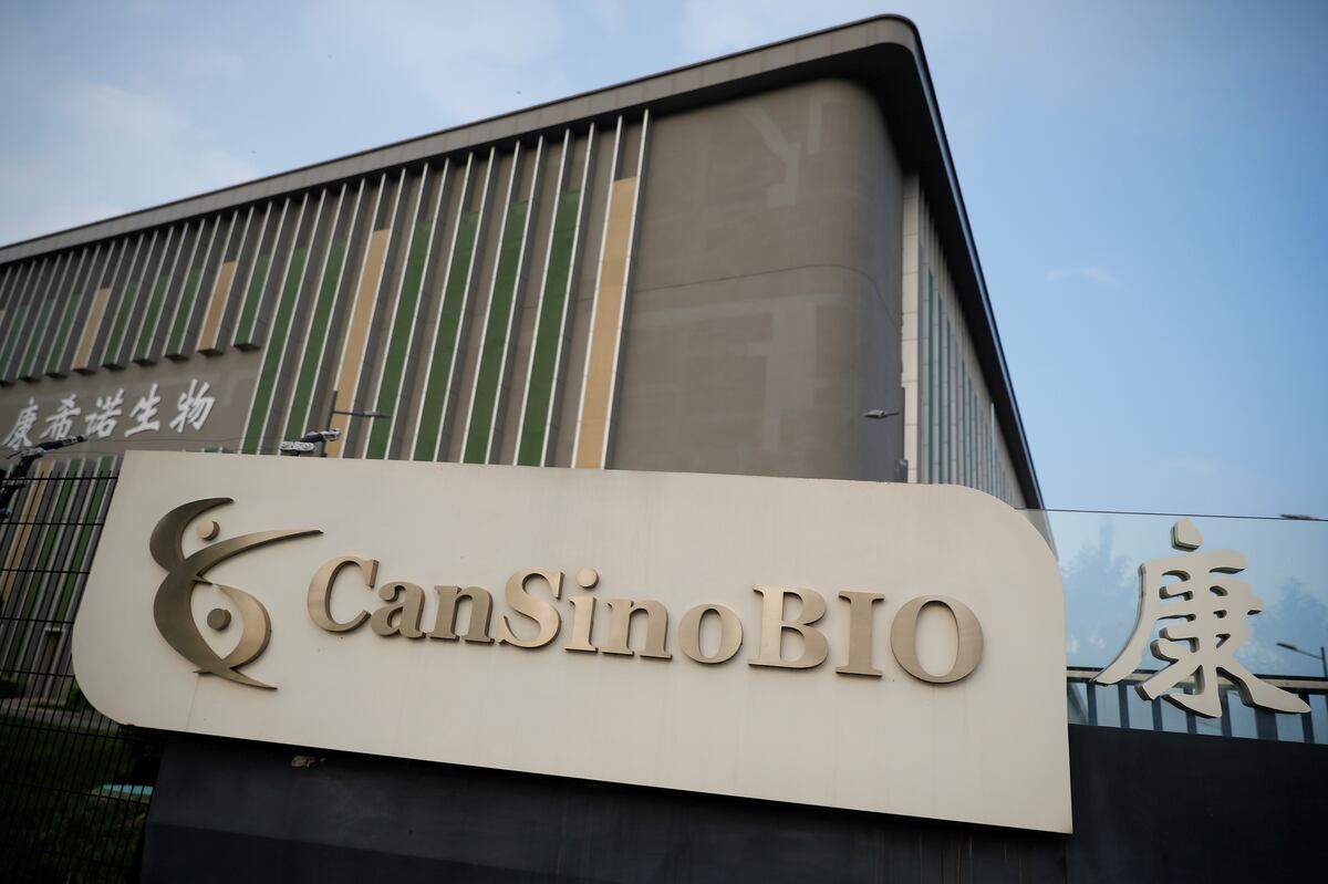 Vacunas: el Gobierno firmó la compra a CanSino y llegarían millones de dosis chinas