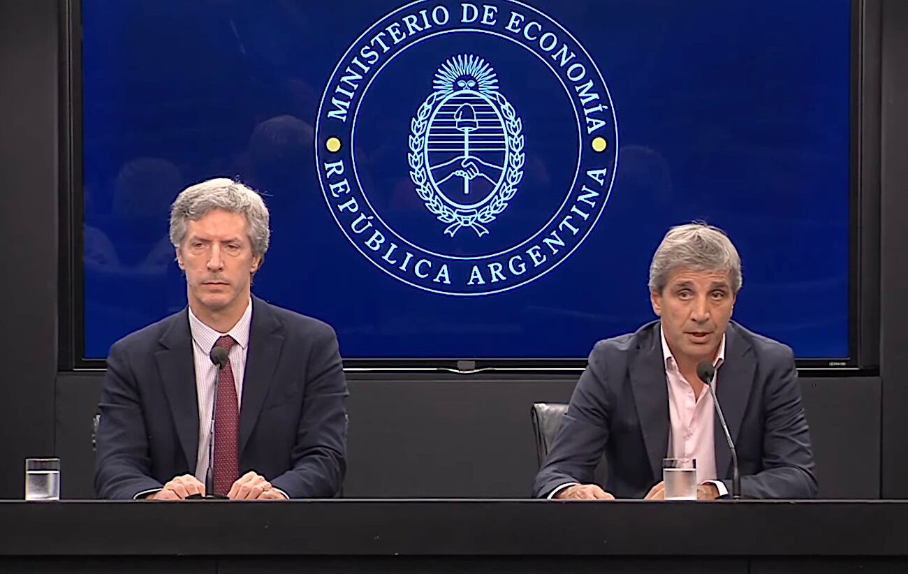 Caputo anunció que se reflotó el acuerdo con el FMI y el organismo desembolsará de 4.700 millones de dólares.