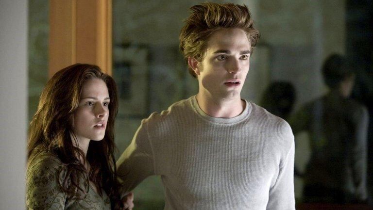 Robert Pattinson y Kristen Stewart en Crepúsculo (SUMMIT ENTERTAINMENT)