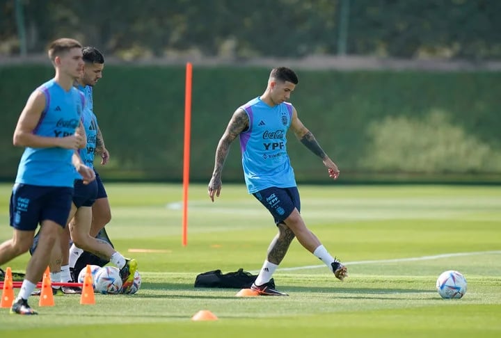 Enzo, otro de los artífices de la victoria de la Selección en la práctica de la mañana. Foto: Olé