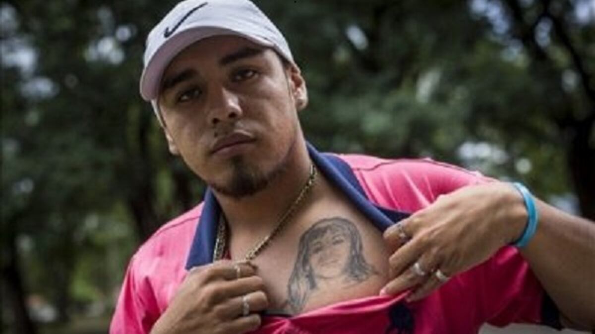 Gabriel Herrera, el hijo del femicida Chirete, pide desde la cárcel de Salta ser indemnizado por el asesinato de su madre