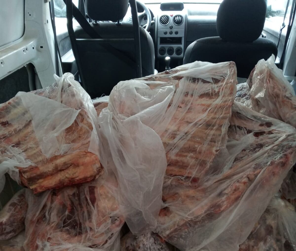 Así fueron los allanamientos a frigoríficos y carnicerías tras las dos muertes por carne contaminada