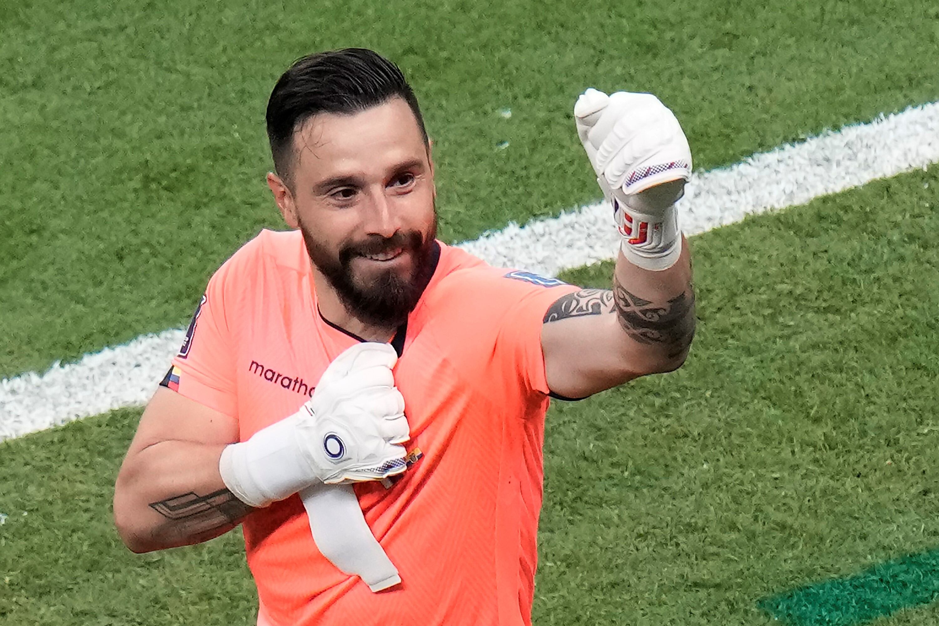 El jugador volvió al país para ponerse el buzo de Huracán.