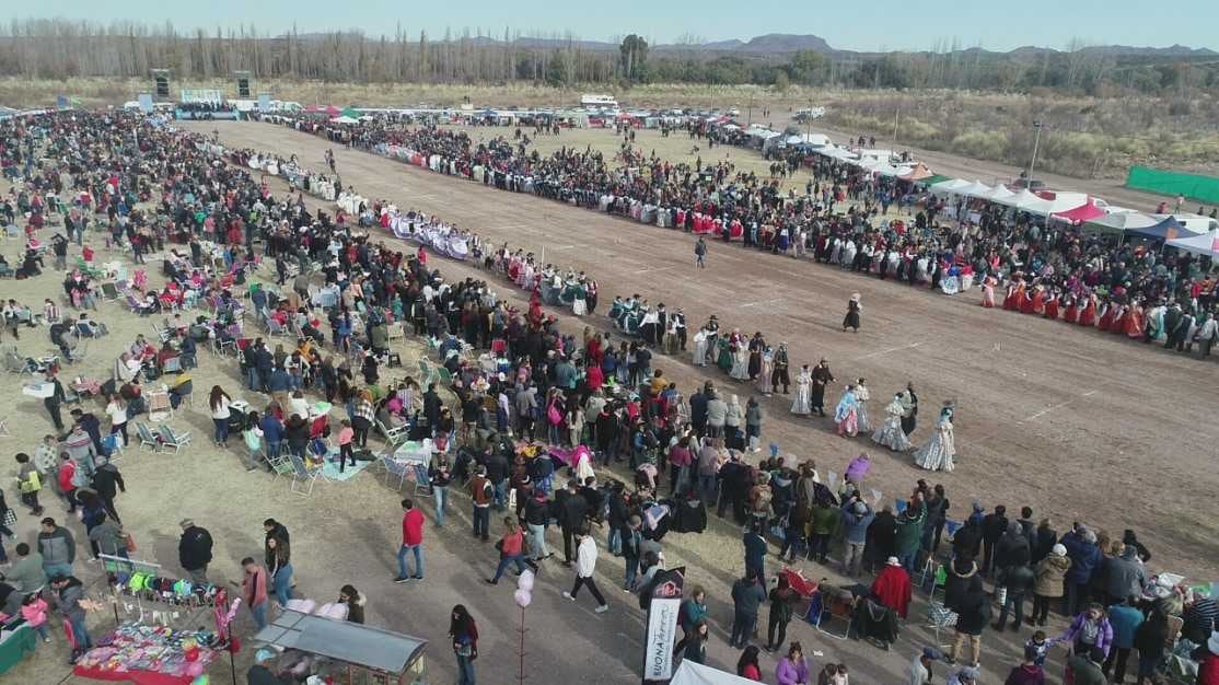 Miles de personas fueron parte del Pericón del Reencuentro en San Rafael.