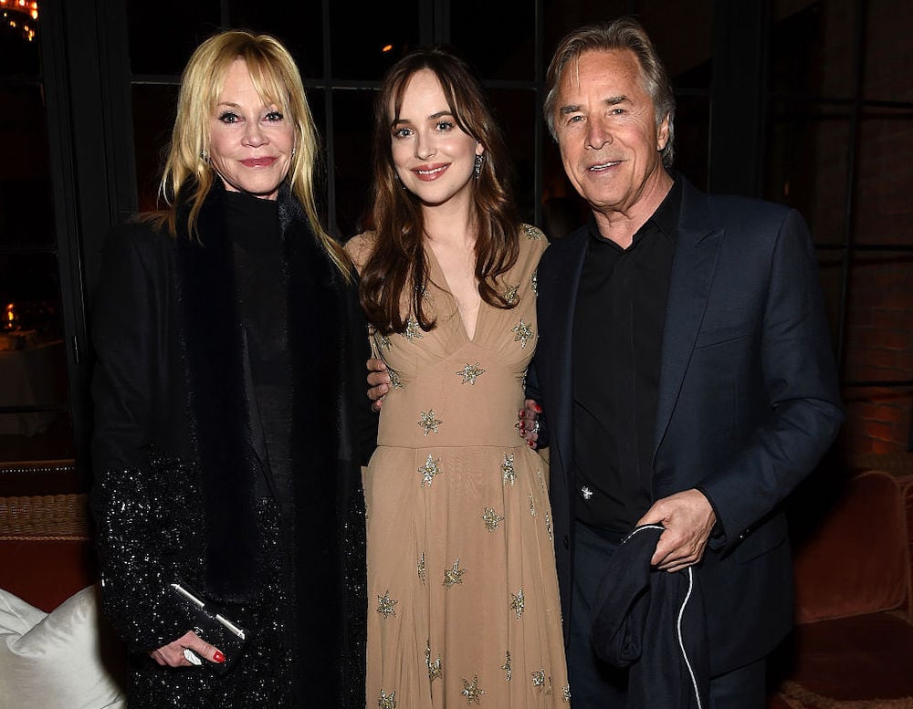 Dakota junto a sus padres Melanie Griffith y Don Johnson.