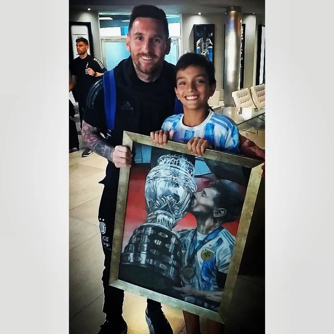 Lio Messi y su gran gesto con un pequeño fan