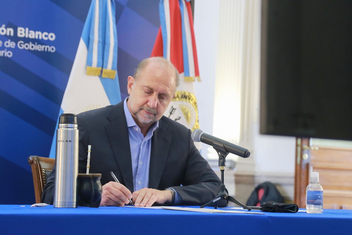 Archivaron denuncia contra Omar Perotti por vacunación contra el coronavirus