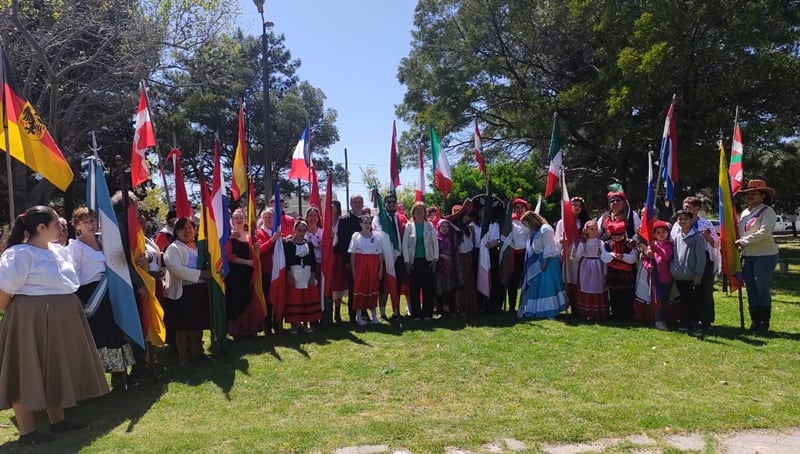 Se llevó a cabo la Feria de las Colectividades en Claromecó