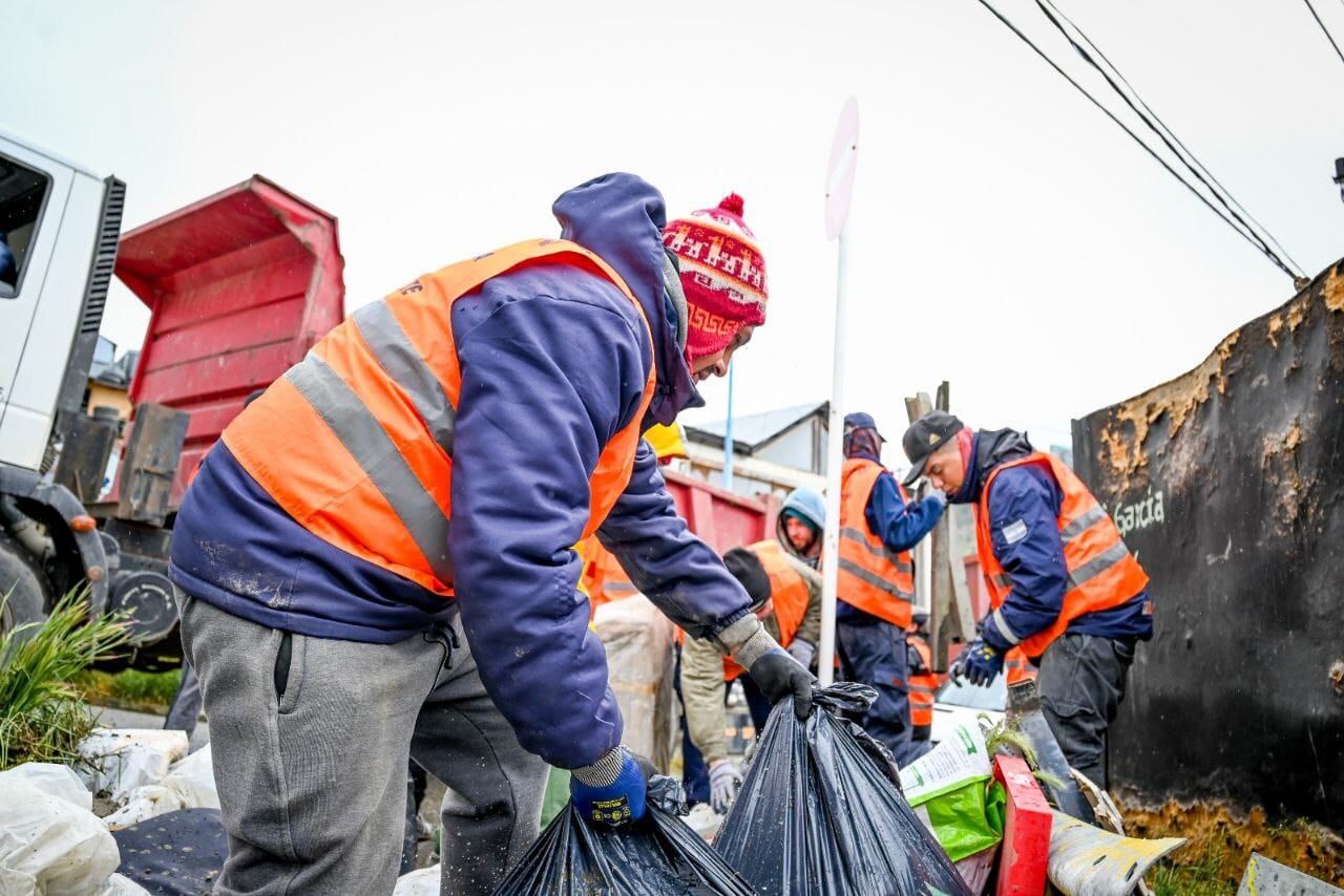 Ushuaia: realizan jornada de limpieza en el barrio “La Cantera”