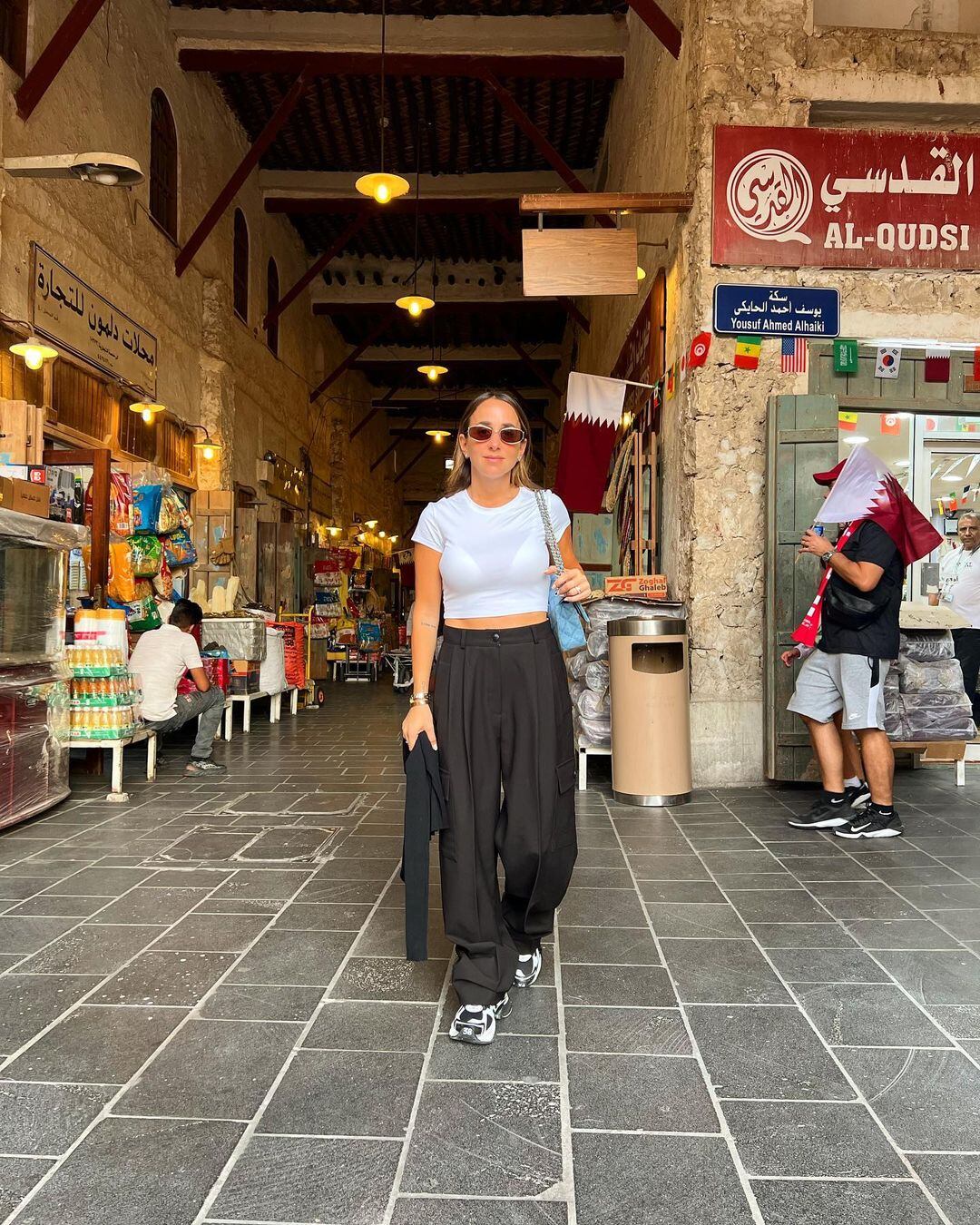 Deslumbro en las calles de Doha con su total look