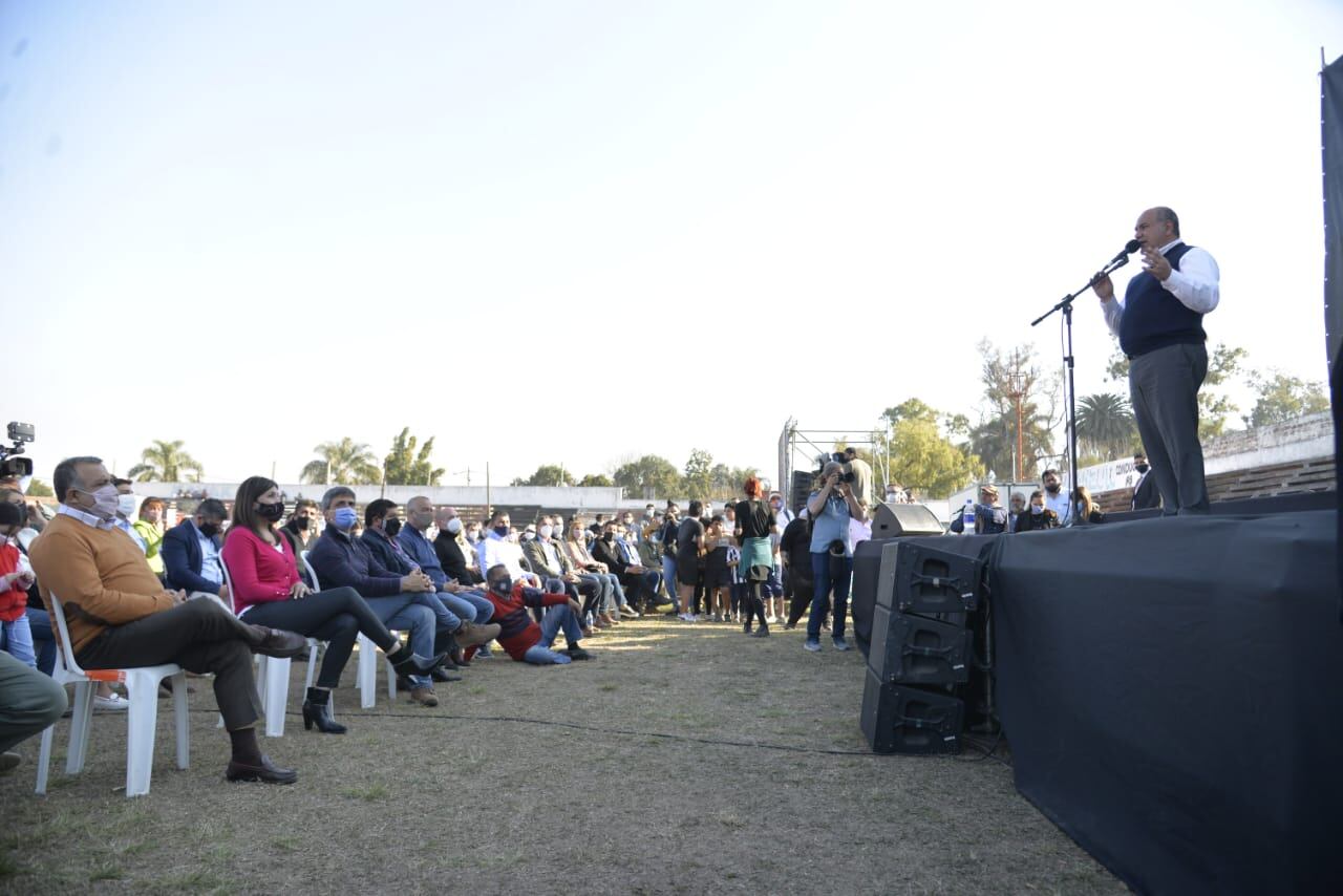 Manzur estuvo en un encuentro con dirigentes de Yerba Buena.