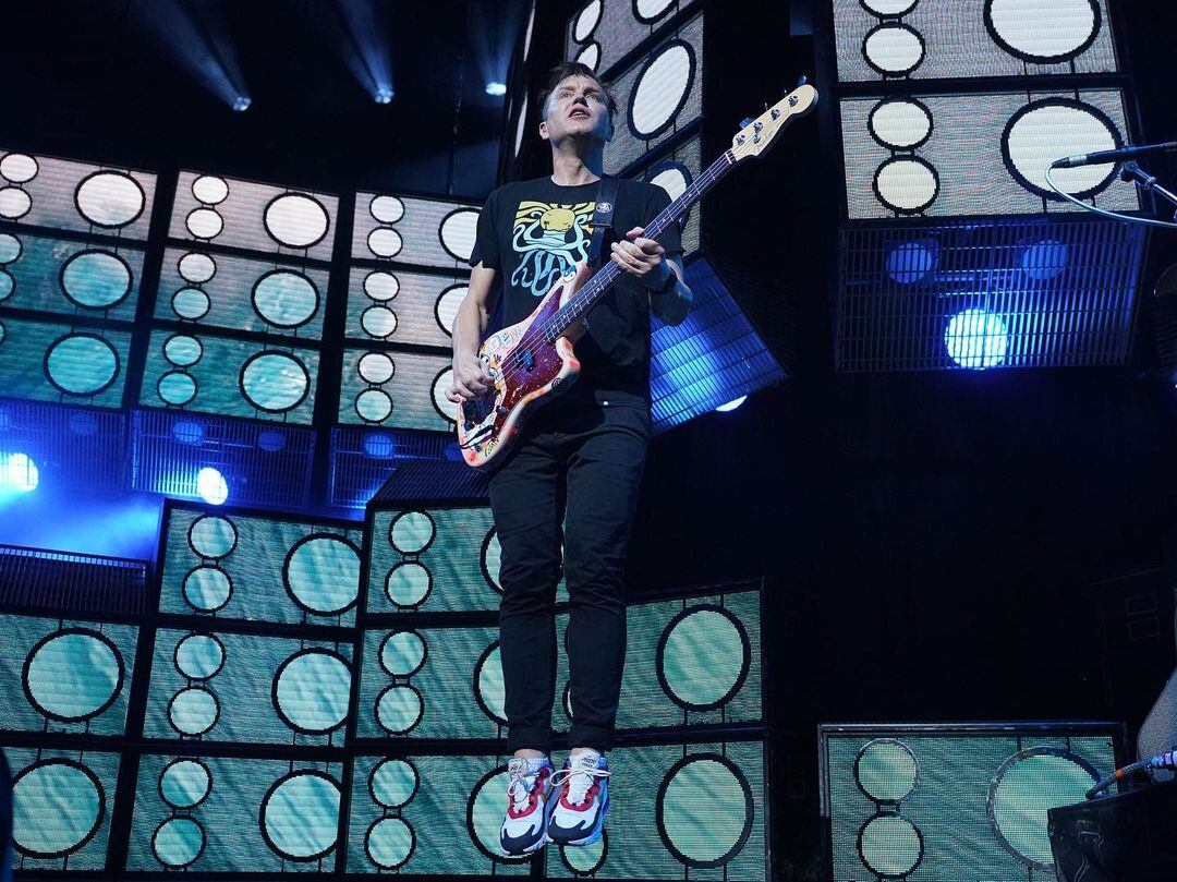 Mark Hoppus en el escenario. (Instagram: @markhoppus)