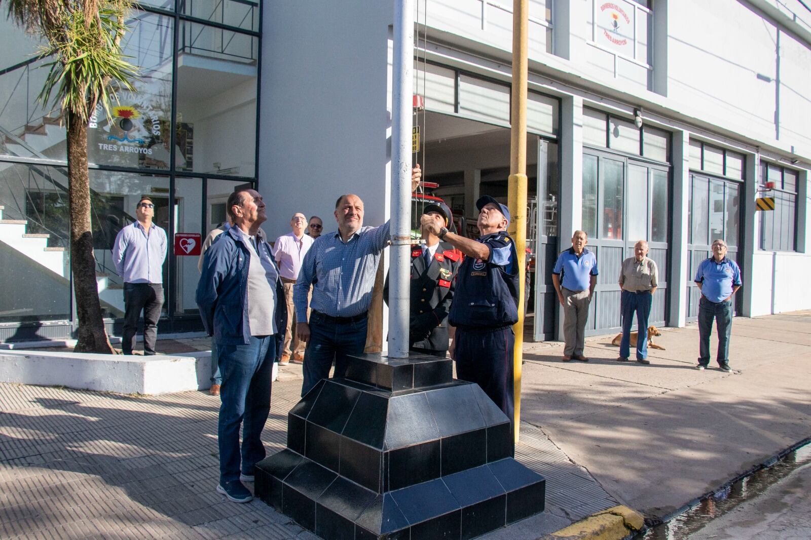 Bomberos Voluntarios de Tres Arroyos celebran sus 69 años de vida