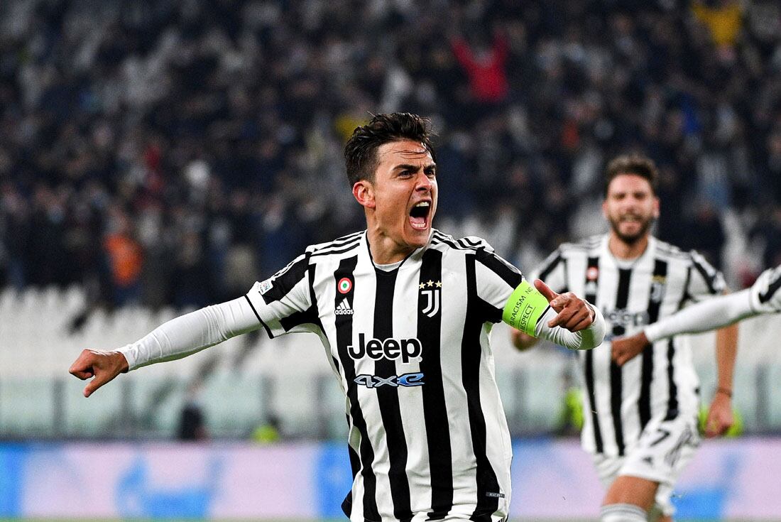 Paulo Dybala, el capitán, encaminó el triunfo de la Juventus en la Champions. (AP)