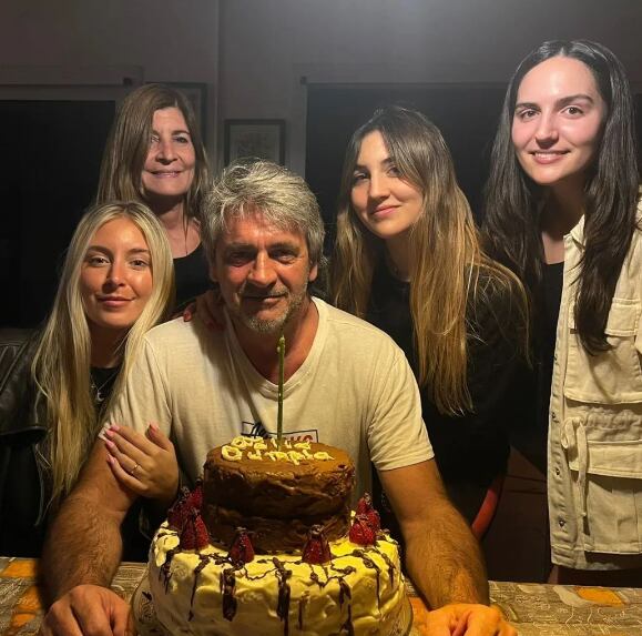 Darío Martínez Corti, el nuevo participante de Gran Hermano 2024, y las fotos con parte de su familia.