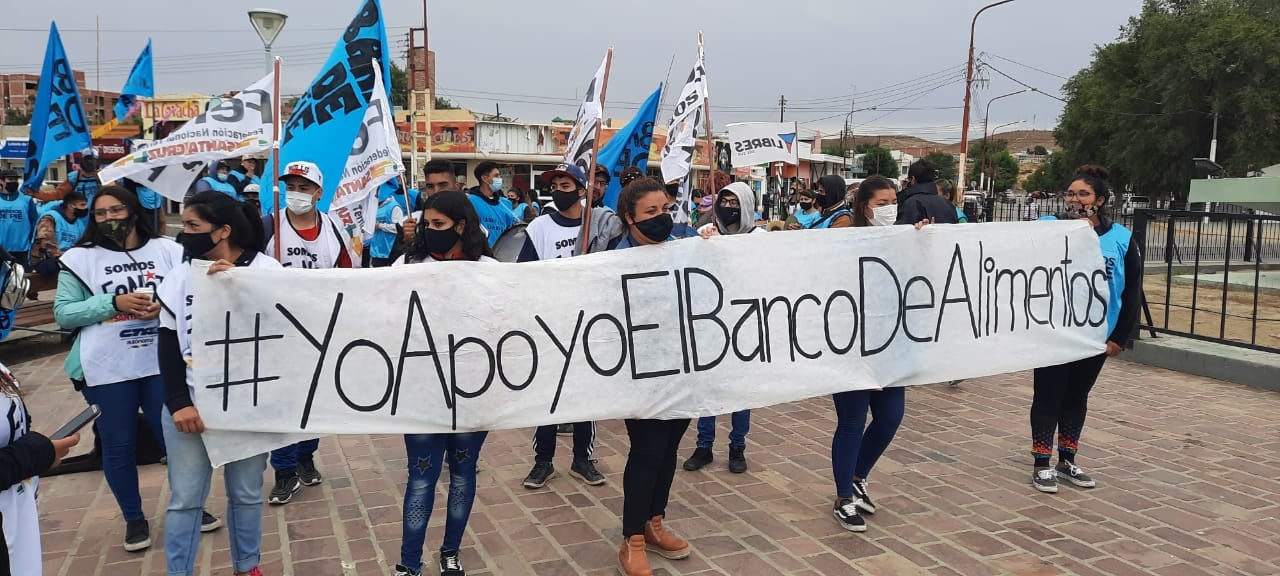 Referentes de Barrios de Pie y la FeNaT fueron recibidos por el Intendente Municipal.