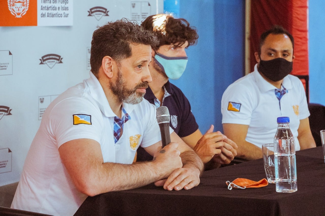 EL ex jugador del seleccionado argentino, Santiago Darraidou, fue presentado oficialmente como coach de los seleccionados provinciales de vóley.