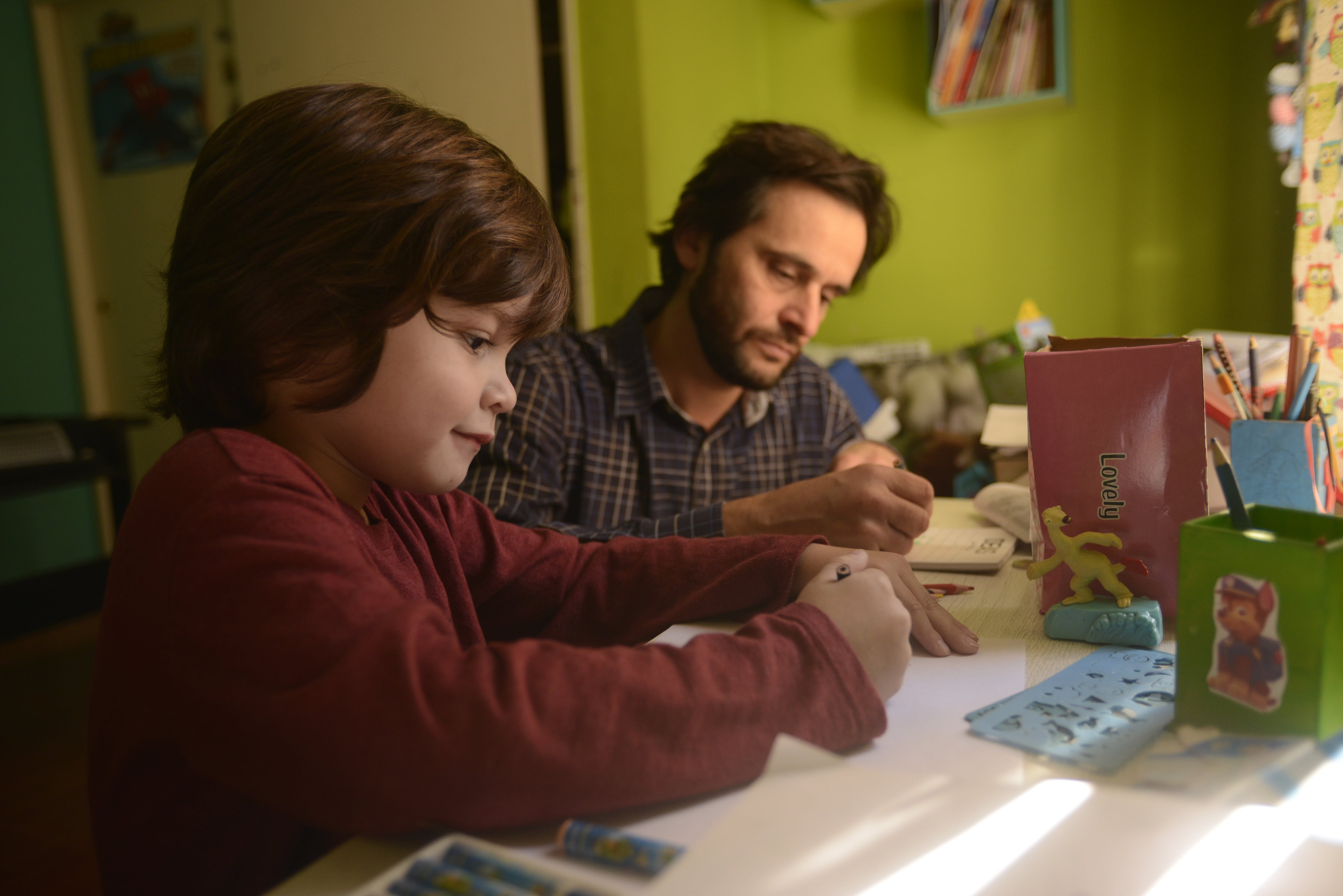 Por el "mito del instinto materno" históricamente sólo las mujeres se hacen cargo de las tareas de cuidado y crianza.