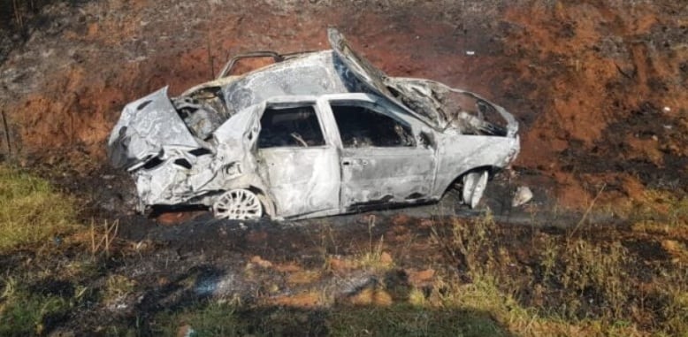 Lamentable accidente en San Vicente: despistó, su auto se incendió y falleció calcinado.