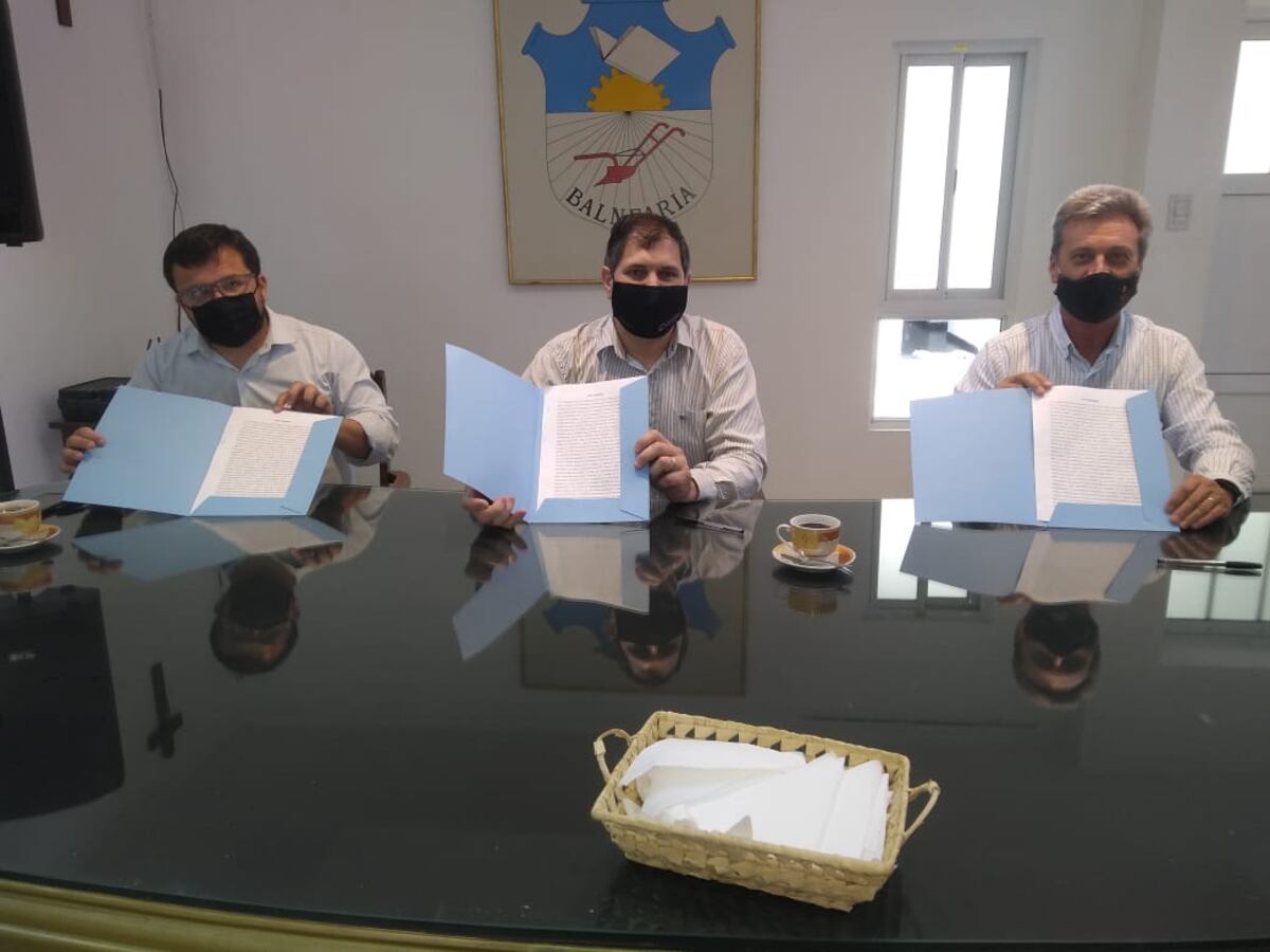 Intendentes de Balnearia, Miramar y Marull firmaron acuerdo estableciendo horarios comerciales