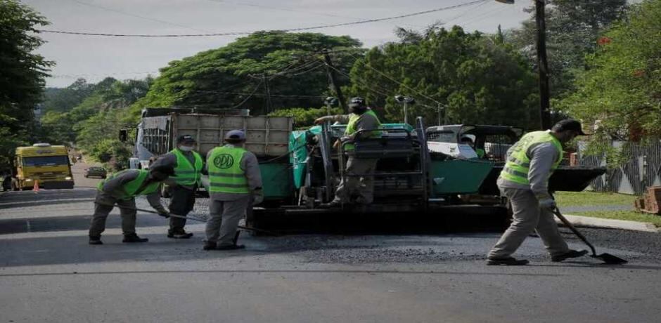 Continúan las obras de repavimentación de calles en Santo Pipó.