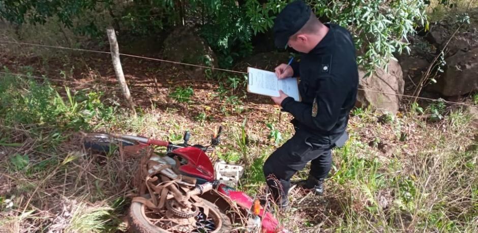 Recuperan motocicleta robada en San Pedro.