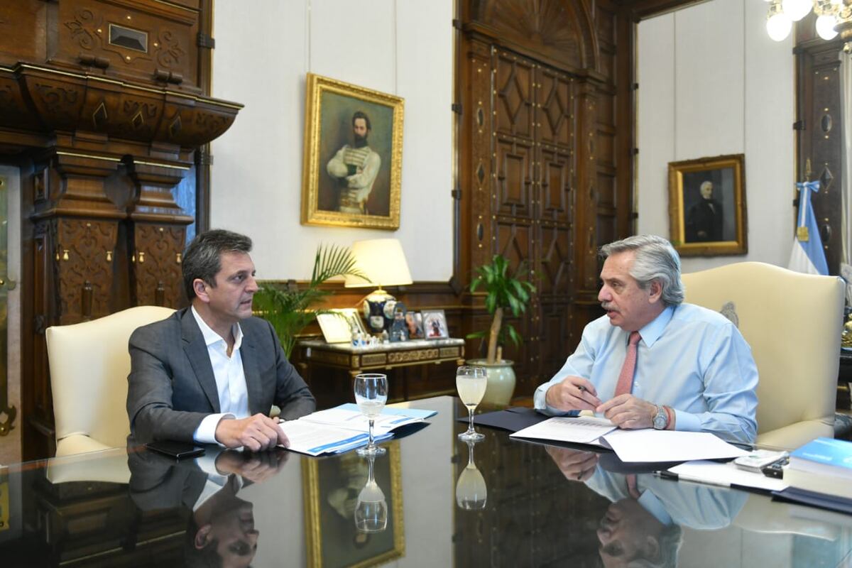 Alberto Fernández recibió a Sergio Massa en la Casa Rosada y se confirmó la renuncia del secretario de Energía