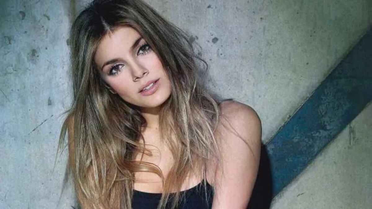 Natalie Pérez posó con un top abierto que deja ver todo y subió la temperatura en las redes sociales