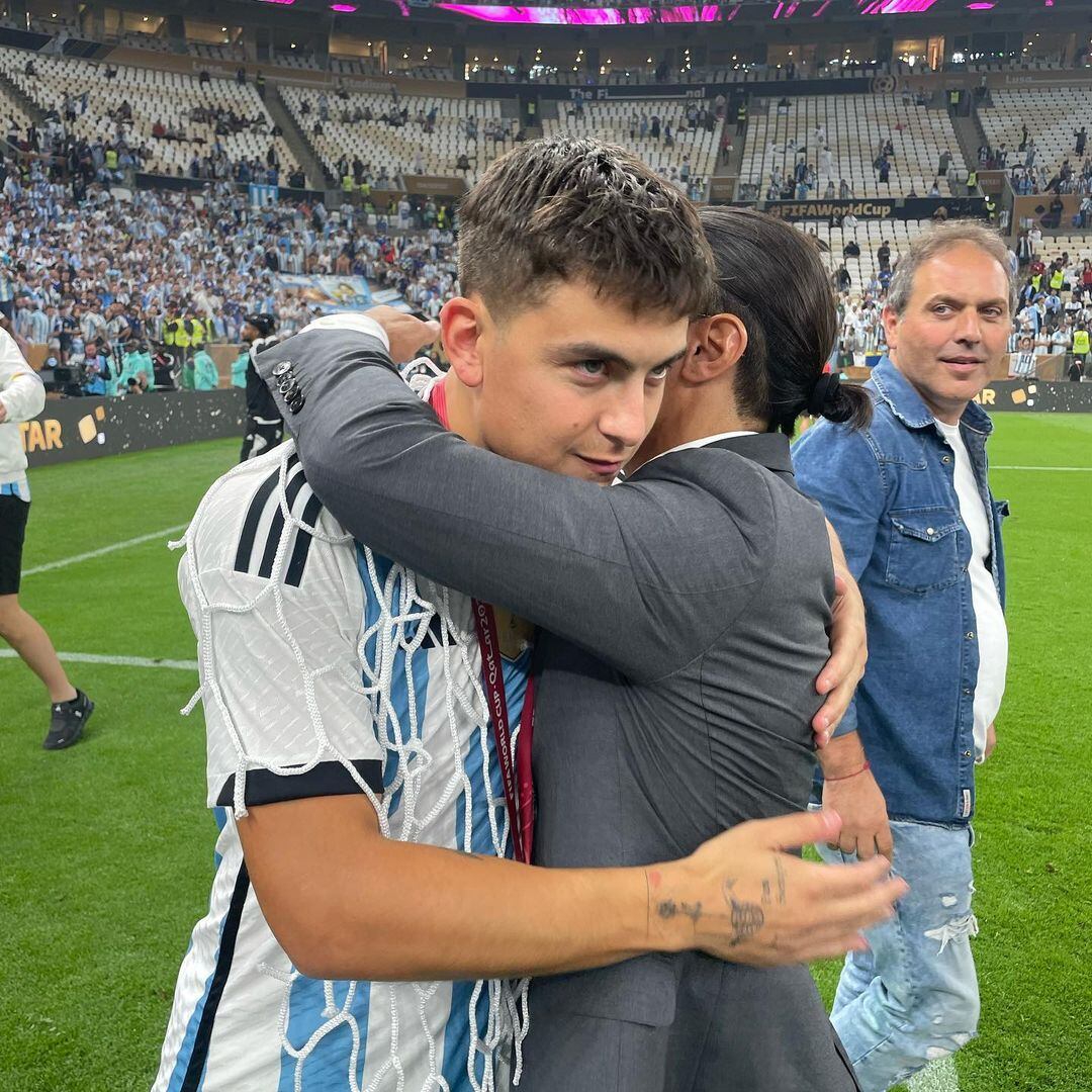 Salt Bae fue criticado por tocar la Copa del Mundo