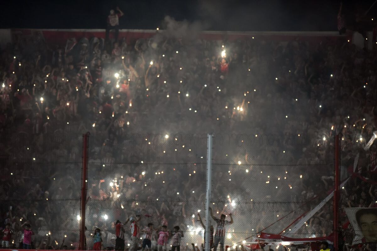 El recibimiento de los hinchas de Instituto fue elogiado por un portal inglés