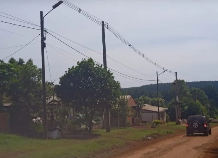 San Javier: ejecutan mejoras en el tendido eléctrico local.