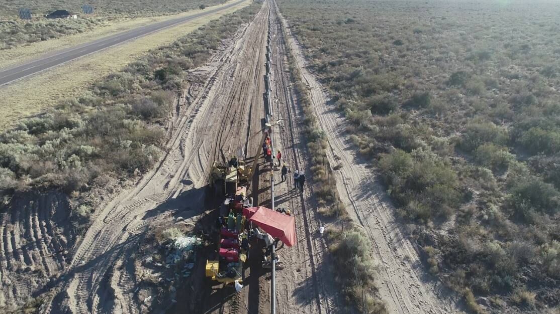 Comenzaron con la soldadura de los caños del nuevo gasoducto.