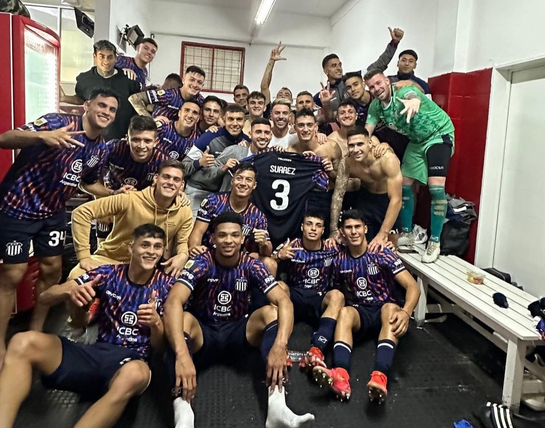 Guido Herrera y el festejo de todo Talleres por el 3-0 a Instituto en el vestuario visitante del Monumental. (Foto: IG de Talleres)