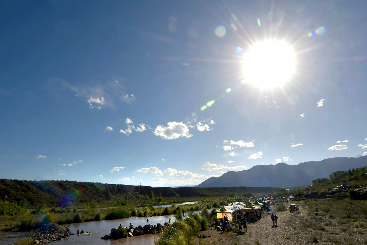 Navidad. Controles policiales y en la Payita del Río Mendoza de Luján de Cuyo, en esta navidad 
Foto: Orlando Pelichotti
