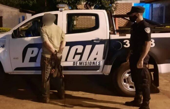 Campo Viera: intentó agredir a su pareja con un machete y terminó detenido.