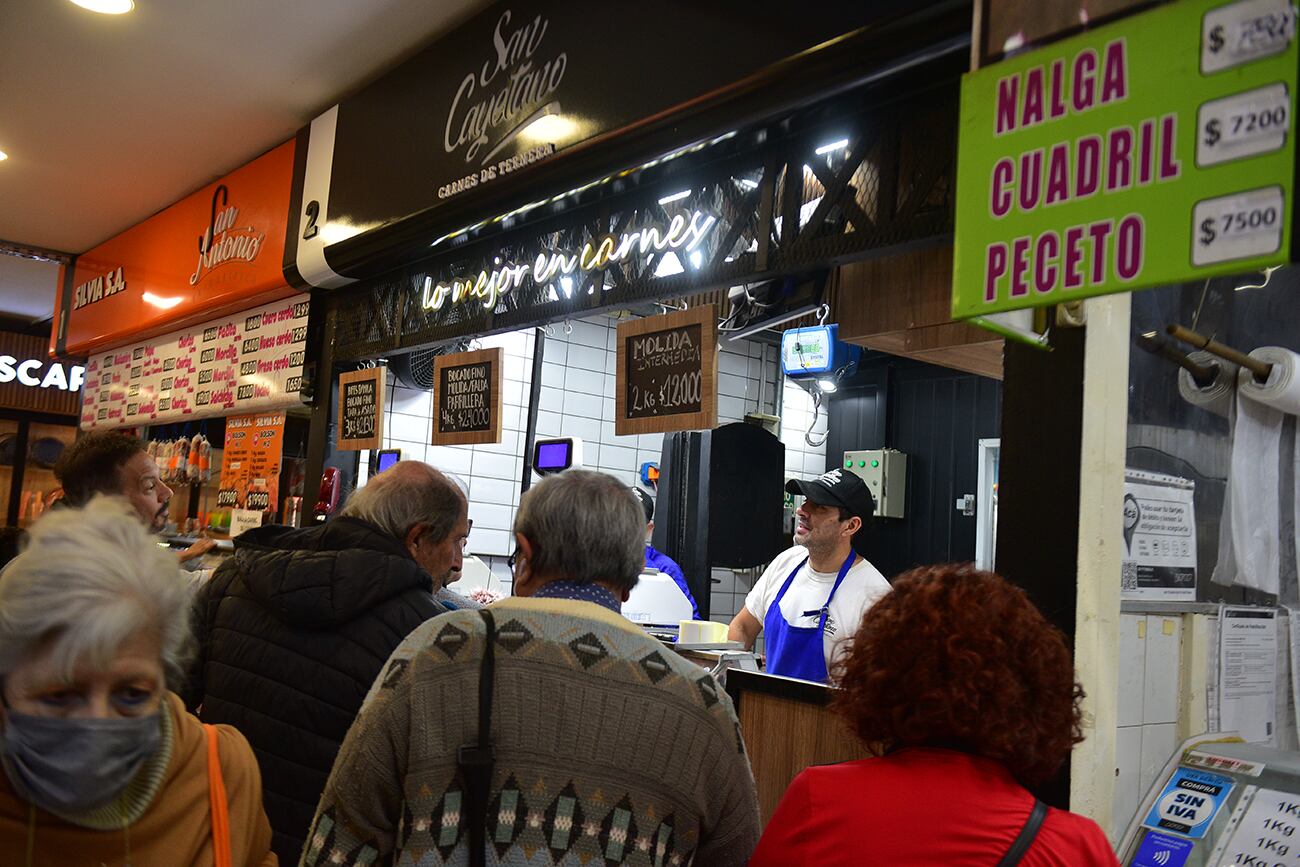 Mercado Norte, venta de productos para la elaboración del Locro del 1 de Mayo dia del Trabajador. (José Gabriel Hernández / La Voz)