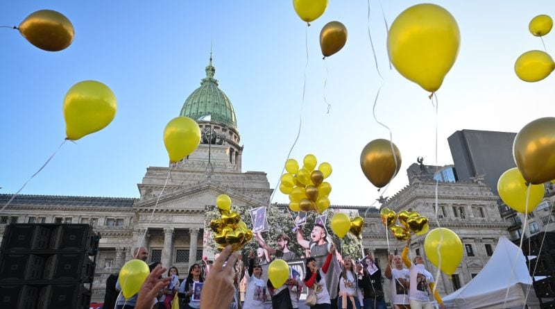 El Congreso aprobó la Ley de oncopediatría y muchas familias festejaron por sus hijos.