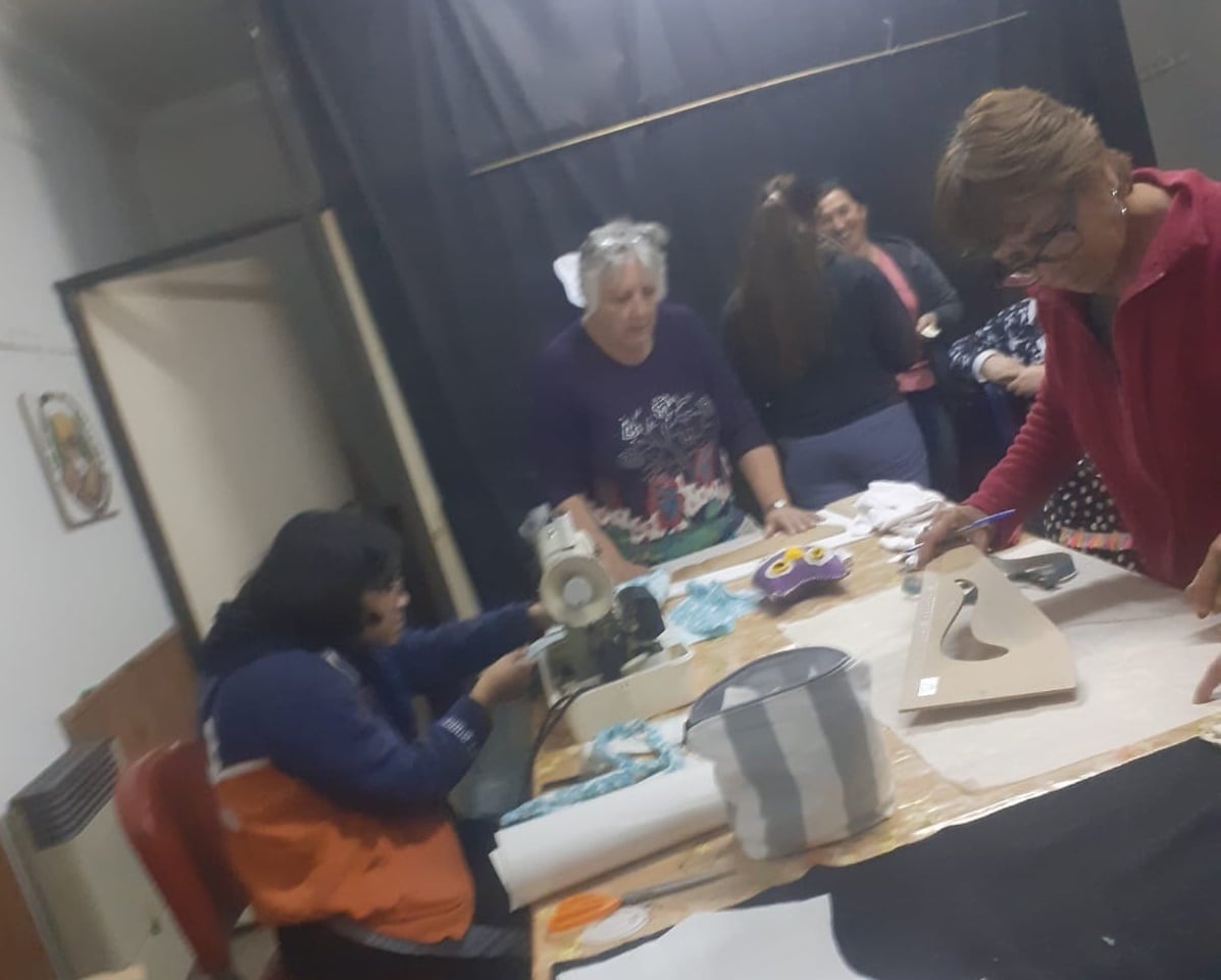 Continúa el taller de Costura en San Francisco de Bellocq