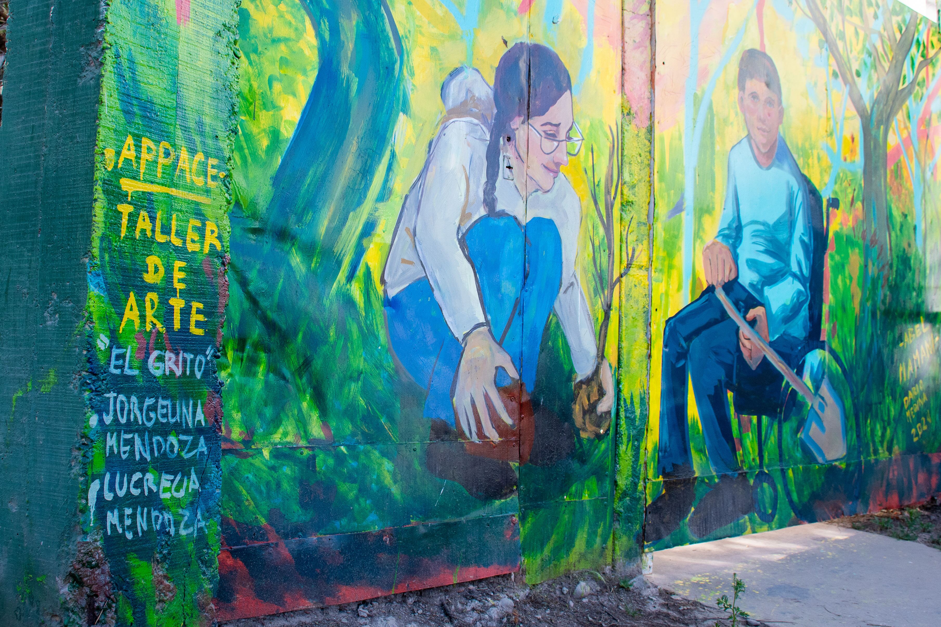 El mural “Mundo Inclusivo” que se puede ver en la calle Mejías al 600, realizado por los artistas y docentes del taller "El Grito" de APPACE.