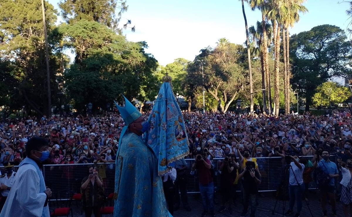 Ante una multitud se realizó la solemne bajada de la Virgen del Valle
