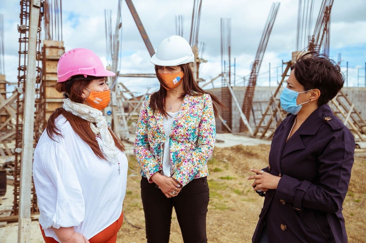 Castillo y Cubino recorrieron las obras del nuevo edificio de la escuela técnica en Margen Sur