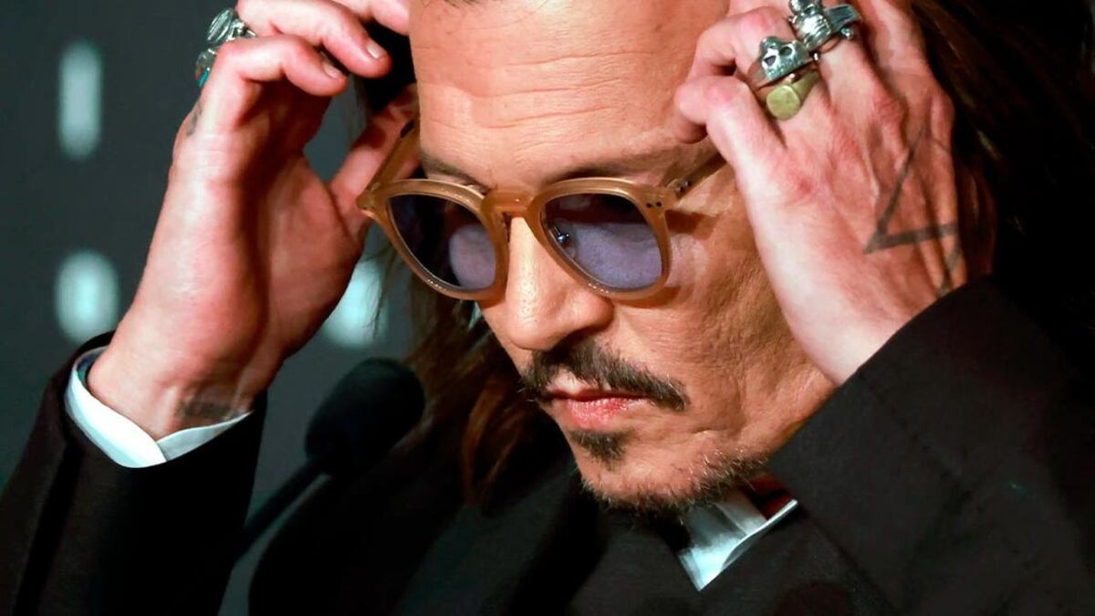 Johnny Depp fue hallado inconsciente en su habitación de hotel en Budapest